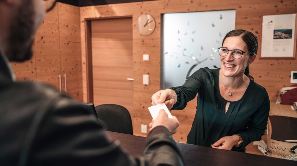 Bio-Wellness-Hotel theiner’s garten sucht Sie! Bio-Wellness-Hotel theiner’s garten sucht Sie!